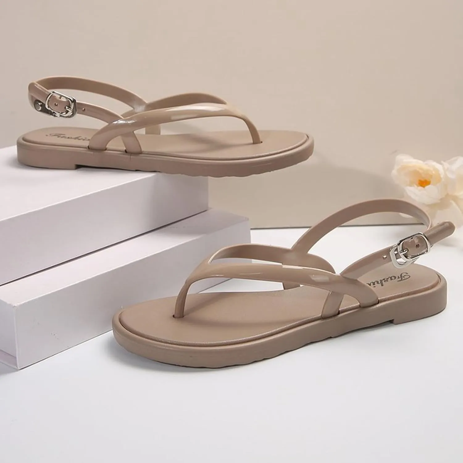 Women's Sandals New Versatile Flat Soled Comfortable Casual Beach Flip Flops Summer Sandals Women Strap Wedges